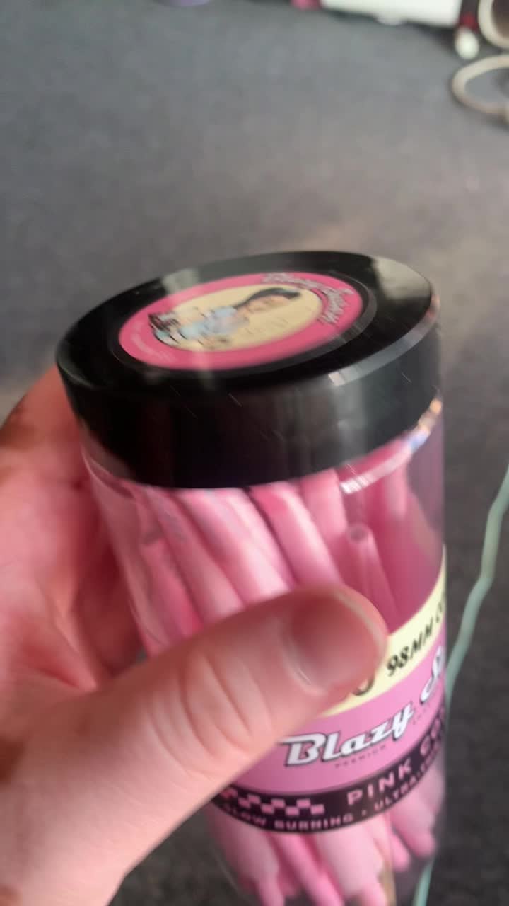 Blazy Susan Cones 50 count . king size pink